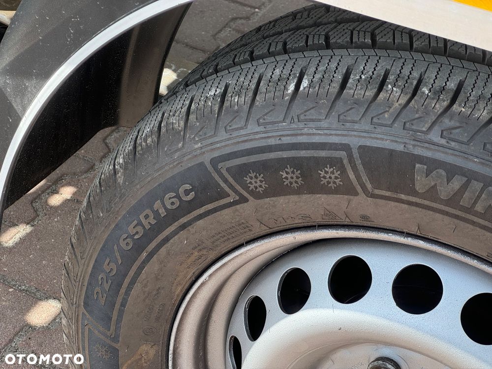 Mercedes-Benz Sprinter - 11