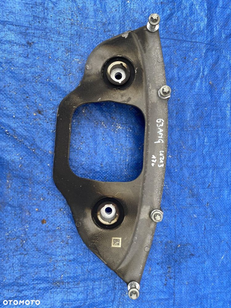 MERCEDES E W213 63AMG A2053521301 AMG WSPORNIK MOCOWANIE MOSTU - 1