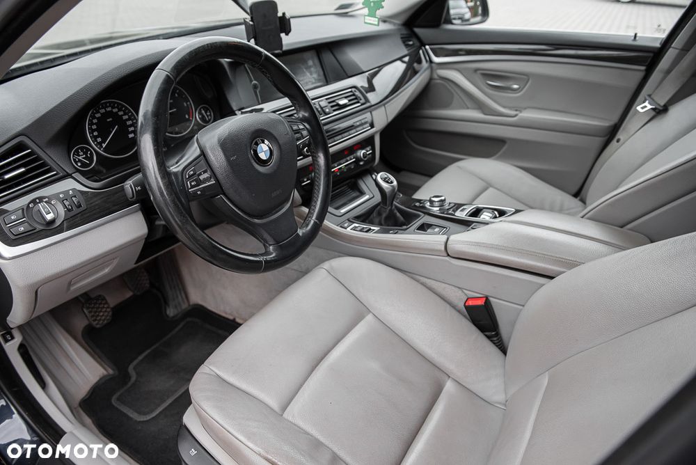 BMW Seria 5 520d - 13