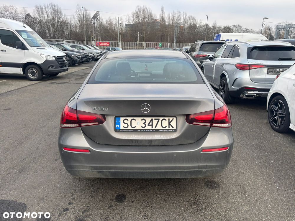 Mercedes-Benz Klasa A 180 Progressive 7G-DCT - 7