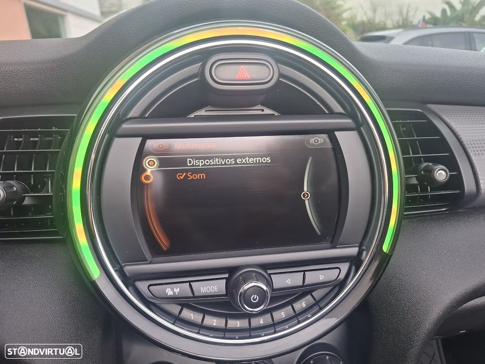 MINI Cabrio Cooper Essential - 13