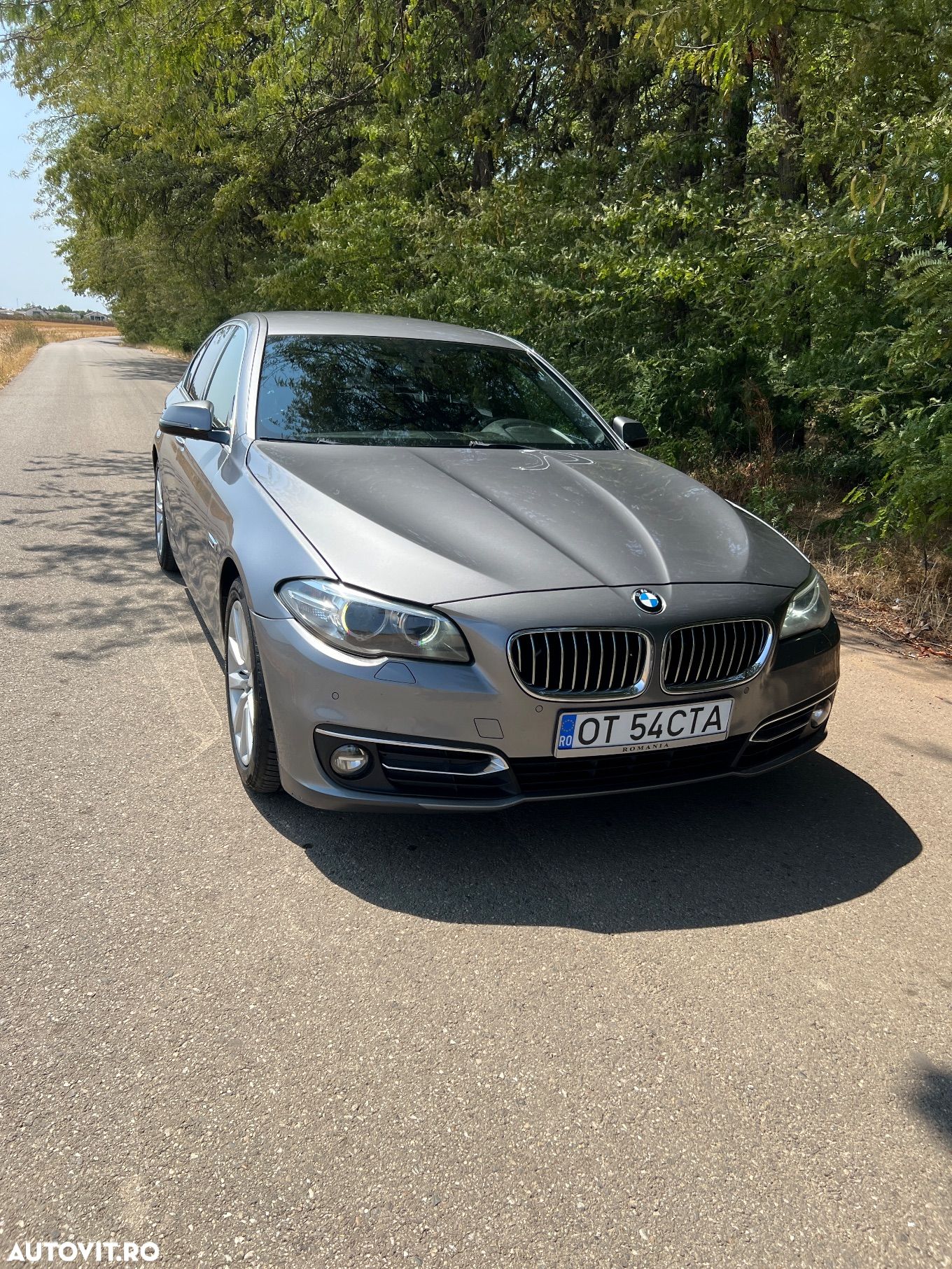 BMW Seria 5 520i Touring Aut. Luxury Line - 1