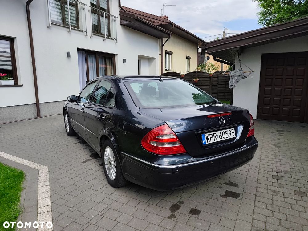 Mercedes-Benz Klasa E - 32
