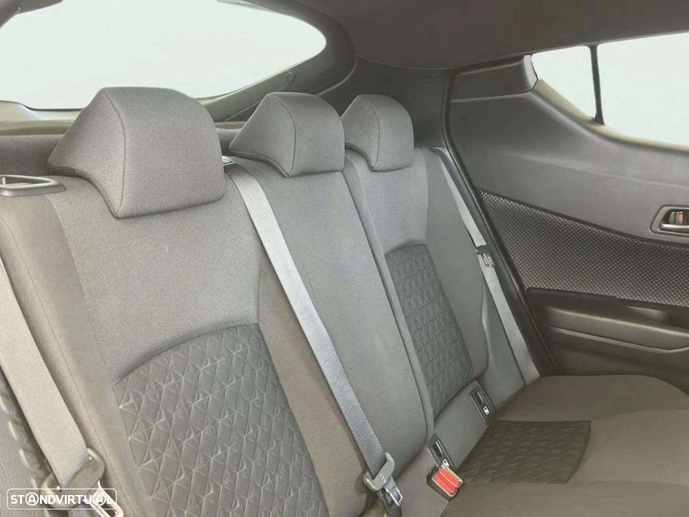 Toyota C-HR 2.0 Hybrid Square Collection - 16