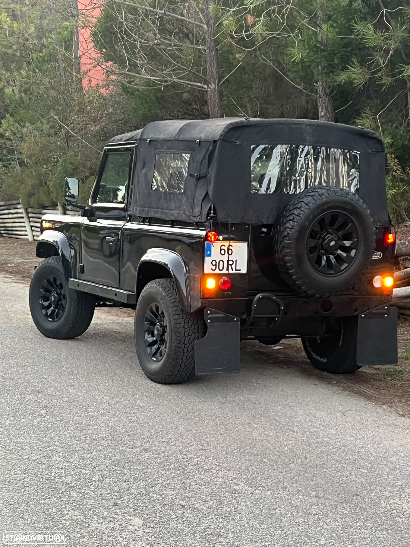 Land Rover Defender 90 2.5 Td5 Soft Top - 16