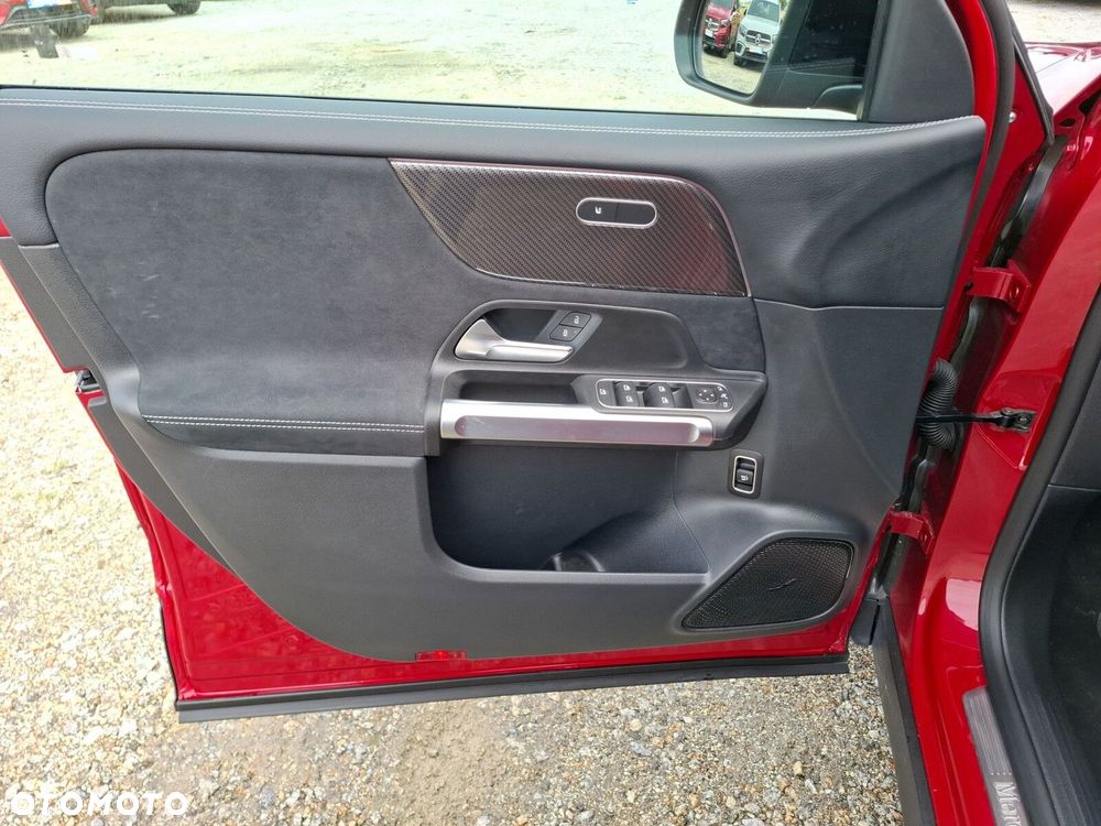Mercedes-Benz GLB 200 mHEV AMG Line 7G-DCT - 17