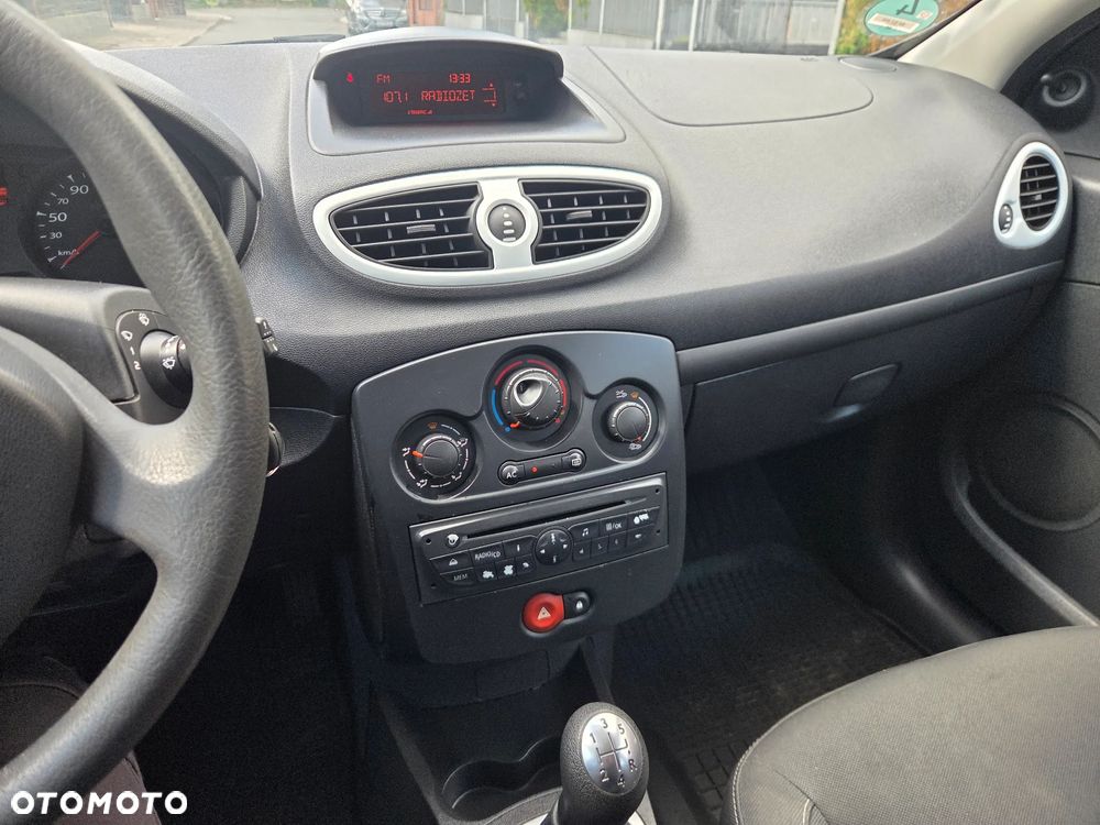 Renault Clio - 27