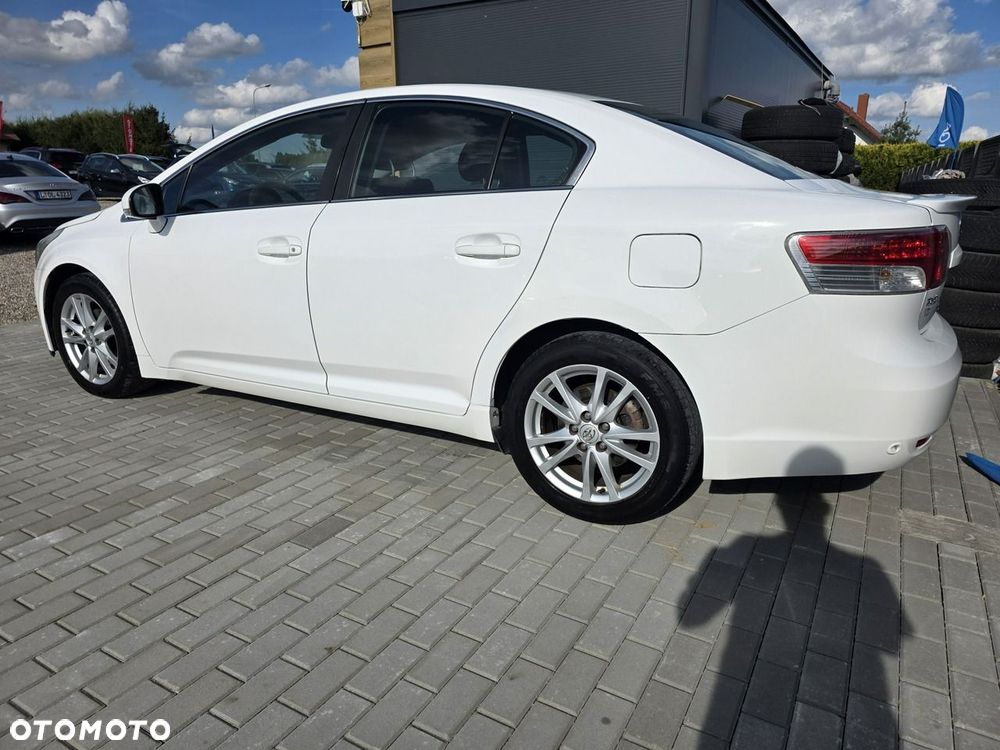 Toyota Avensis - 15