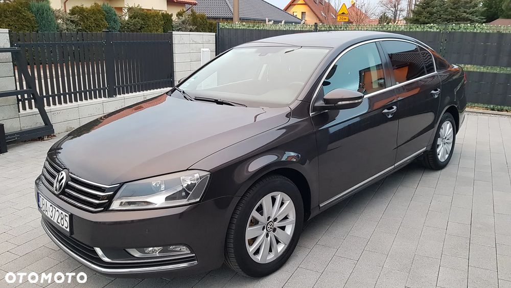 Volkswagen Passat 2.0 TDI DPF Highline - 18