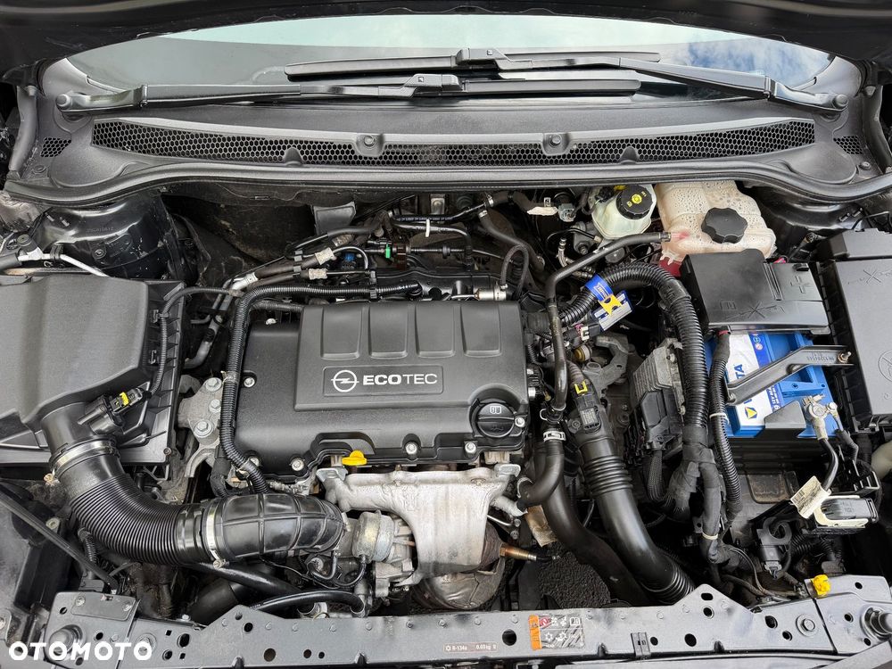 Opel Astra 1.4 T Essentia - 12