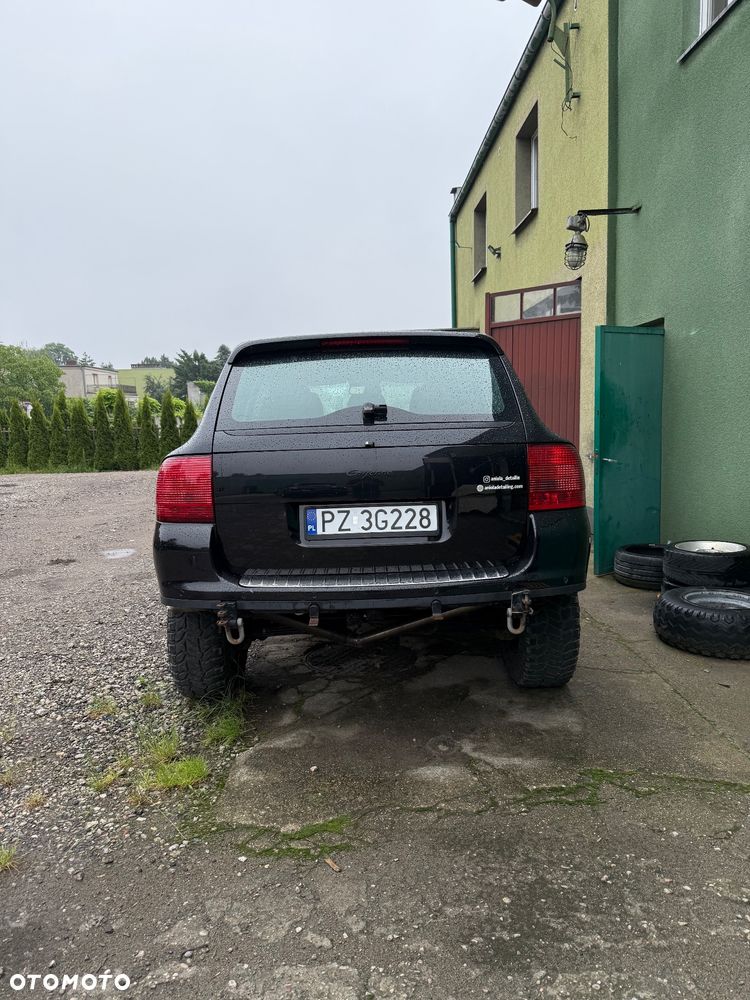 Porsche Cayenne - 4