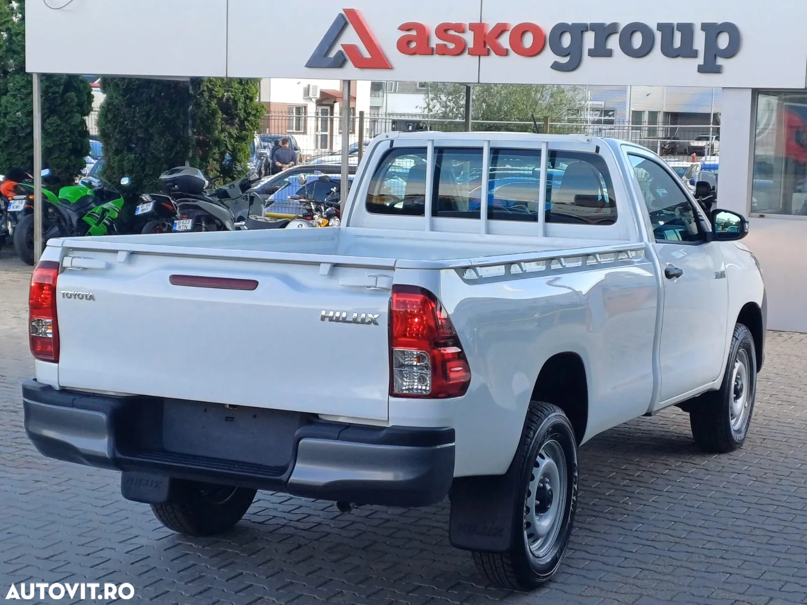Toyota Hilux - 5