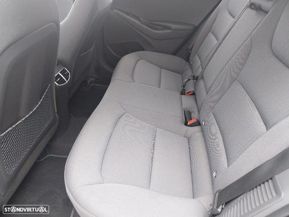 Hyundai Ioniq 1.6 GDI PHEV - 8