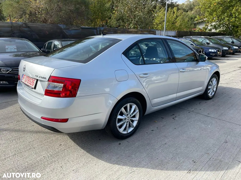Skoda Octavia 1.6 TDI Business DSG - 4
