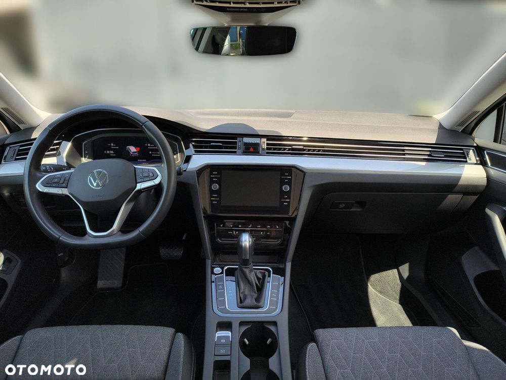 Volkswagen Passat - 16