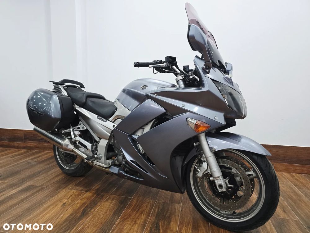 Yamaha FJR - 6