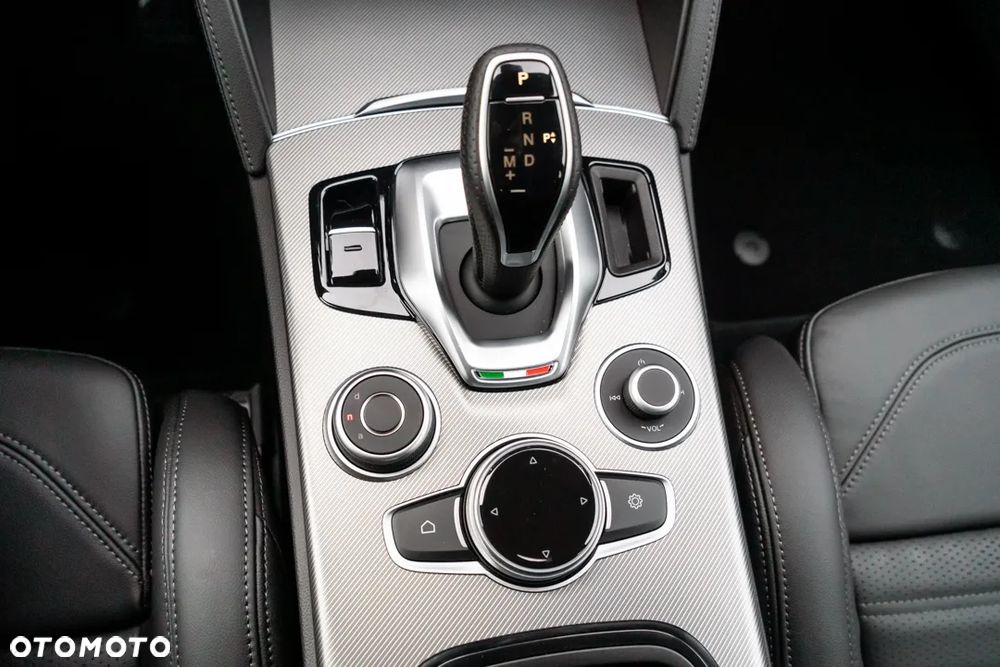 Alfa Romeo Stelvio 2.0 Turbo Veloce Q4 - 26