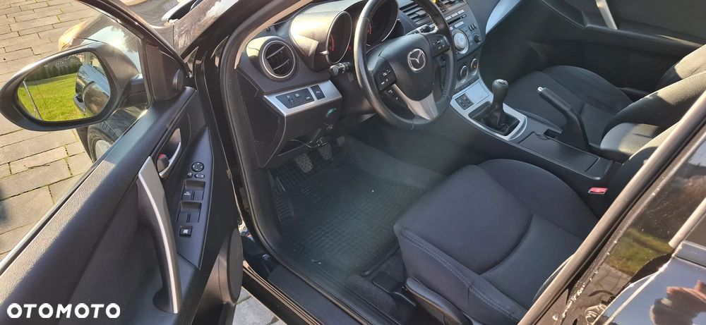 Mazda 3 1.6 Active + - 14