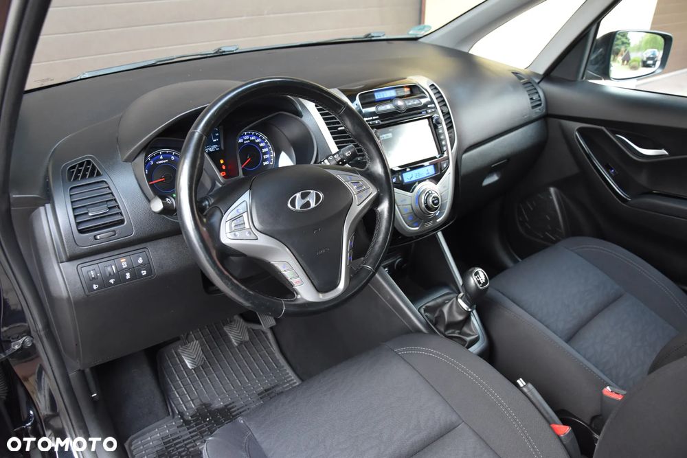 Hyundai ix20 1.4 blue YES - 18