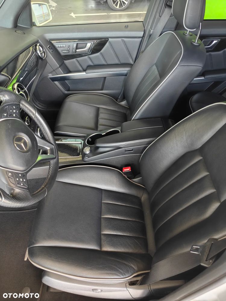 Mercedes-Benz GLK 350 4-Matic - 27