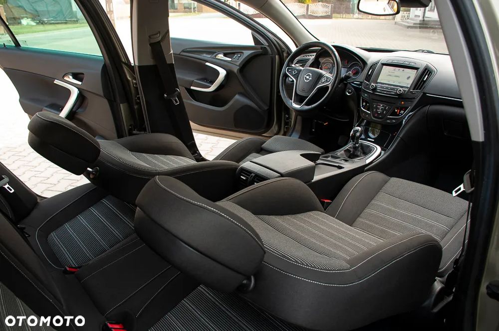 Opel Insignia - 24