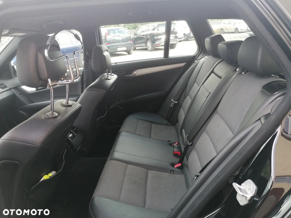 Mercedes-Benz Klasa C 220 CDI DPF (BlueEFFICIENCY) Avantgarde - 12