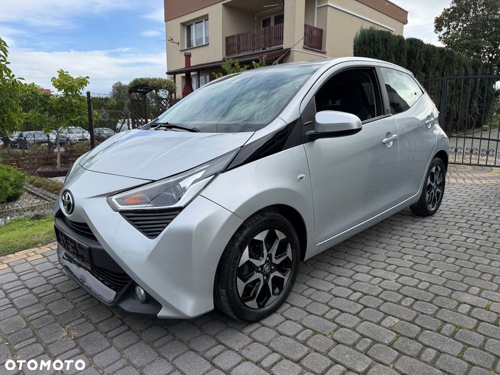 Toyota Aygo x.shift x-play connect - 27
