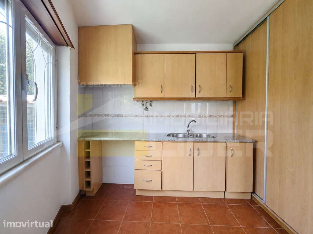 Invista com rentabilidade : Prédio com 4 apartamentos T1 e 1 Estúdi... - Grande imagem: 3/58