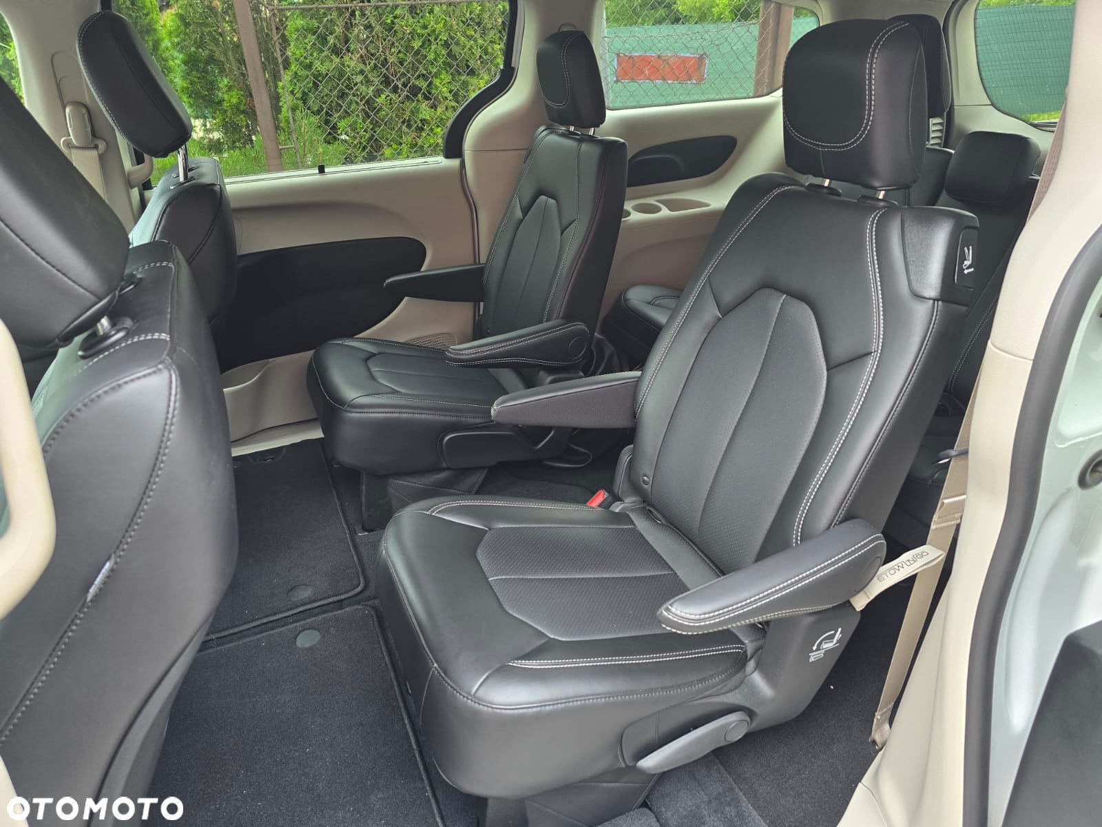 Chrysler Pacifica - 8