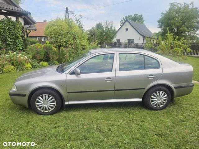 Skoda Octavia 1.6 Tour - 6