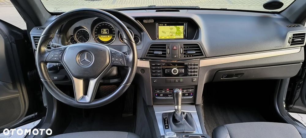 Mercedes-Benz Klasa E 350 CDI DPF BlueEFFICIENCY 7G-TRONIC Elegance - 17