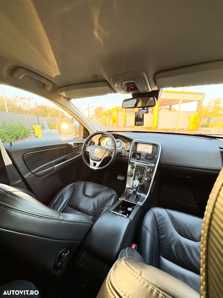 Volvo XC 60 D5 AWD Aut. RDesign - 8