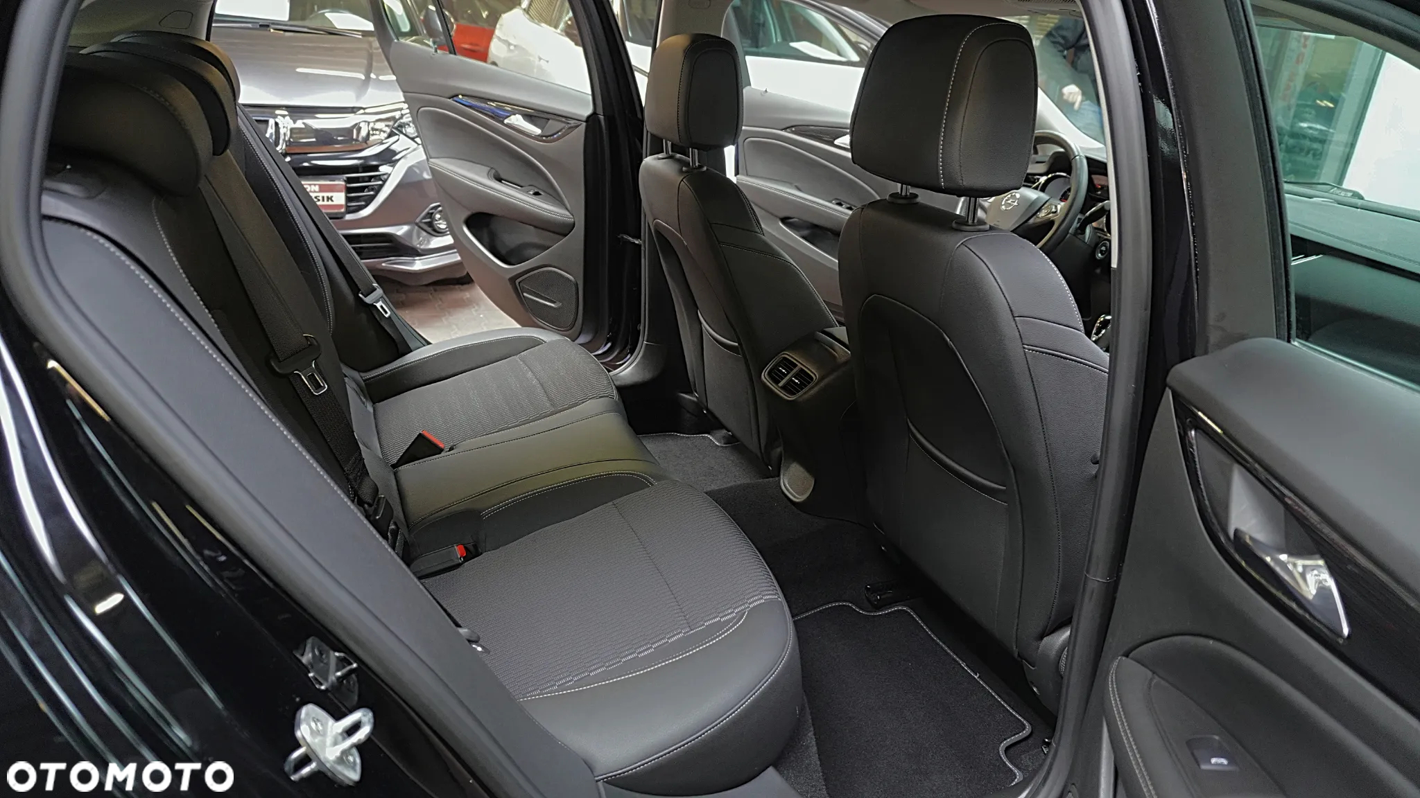 Opel Insignia 1.5 T Innovation S&S - 16