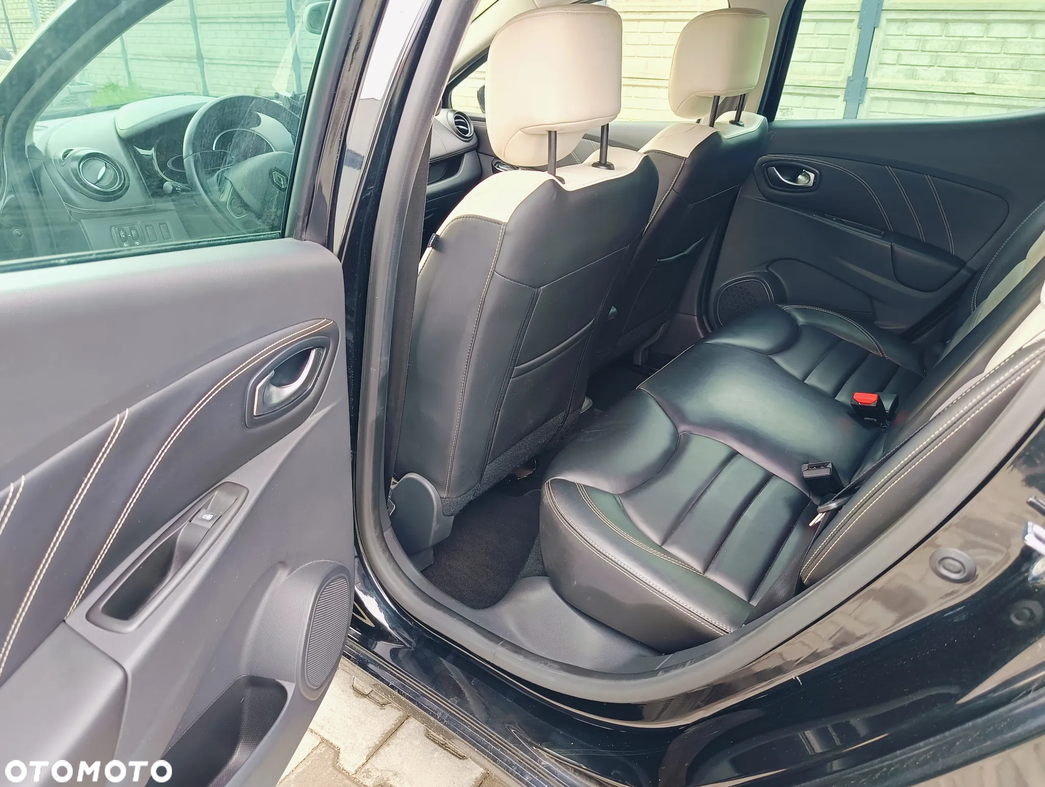 Renault Clio ENERGY TCe 120 EDC Initiale Paris - 9