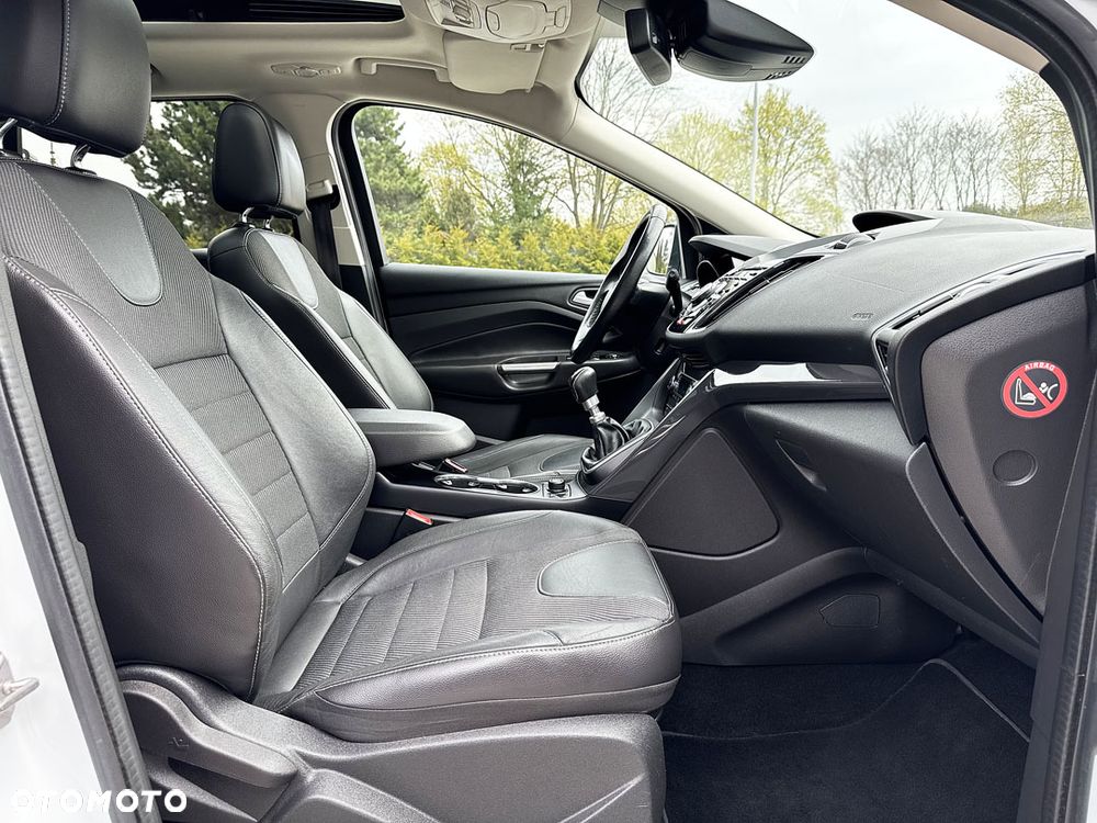 Ford Kuga 2.0 TDCi 4x4 Titanium - 35