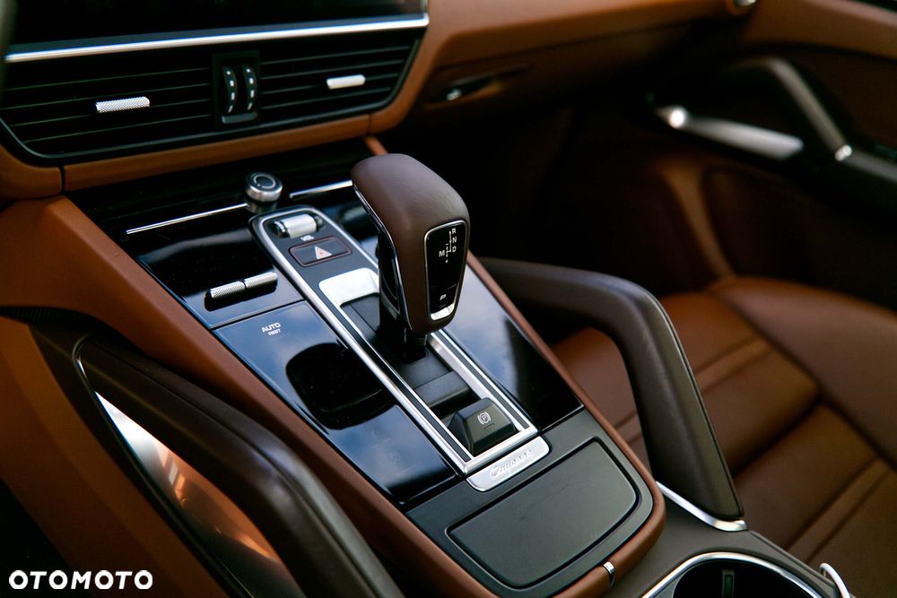 Porsche Cayenne Turbo S E-Hybrid Tiptronic S - 15