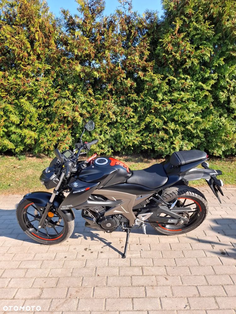Suzuki GSX - 3