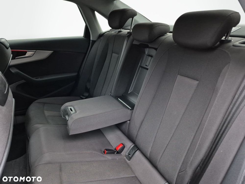 Audi A4 Limousine 35 TFSI S tronic - 40