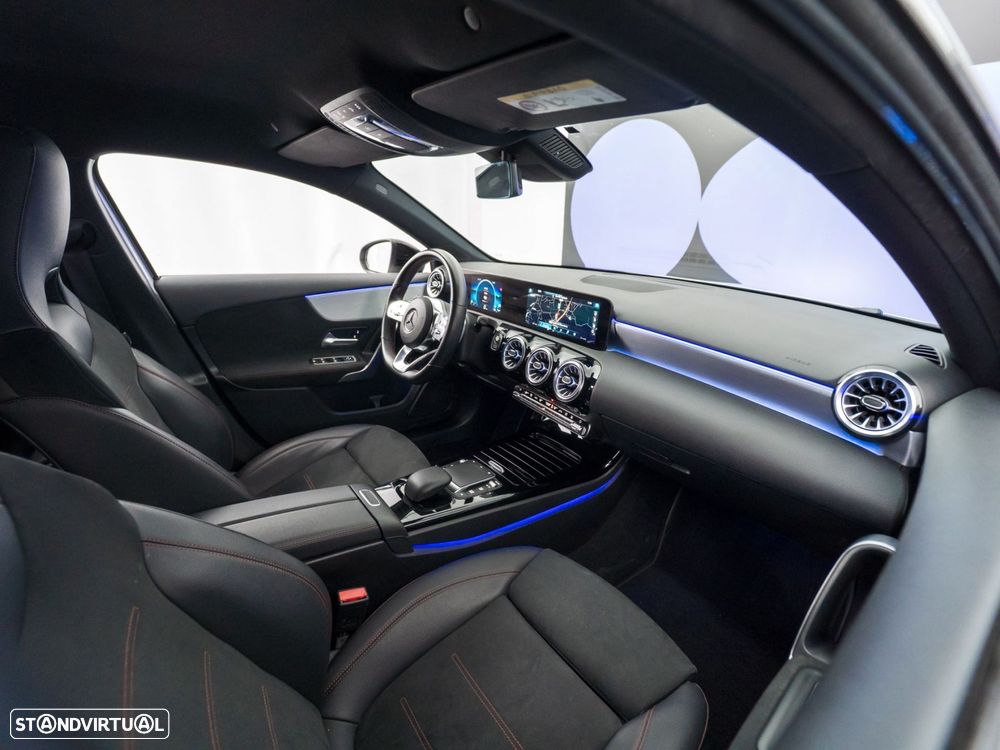 Mercedes-Benz A 250 e AMG Line - 32