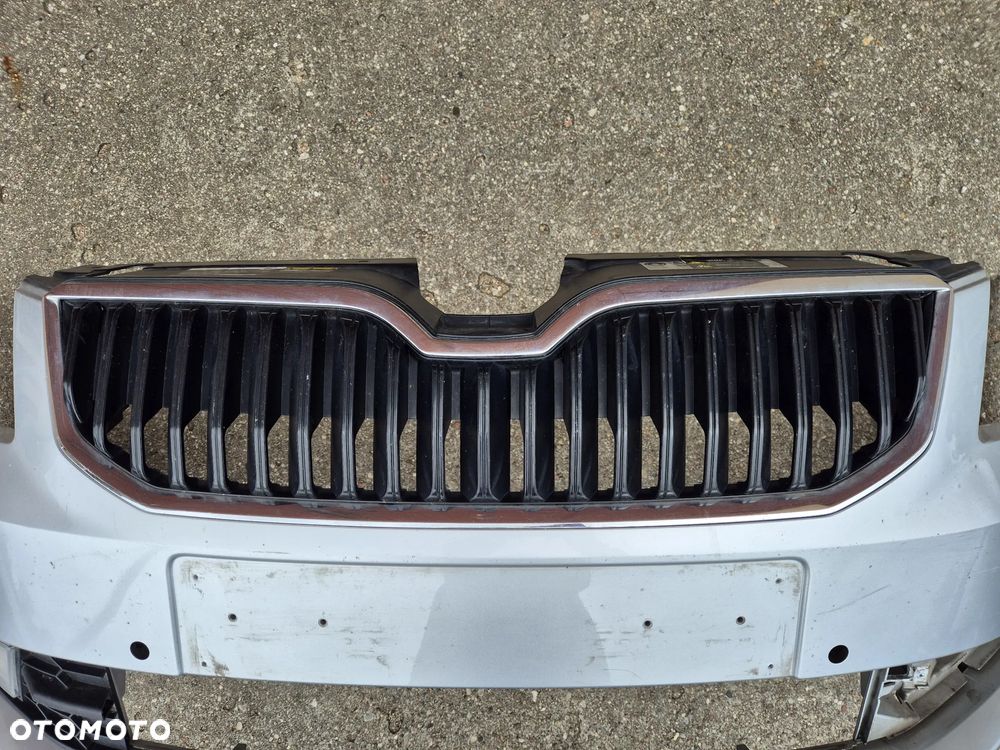 Skoda Octavia III 3 12- zderzak przedni kratka grill 5E - 3