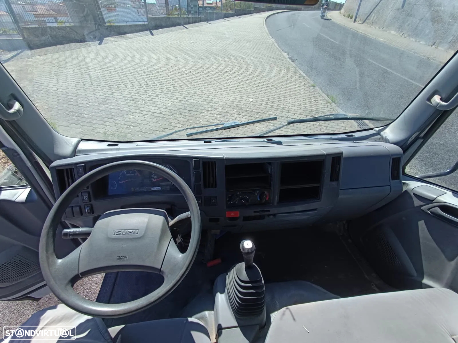 Isuzu N35.120 - 4