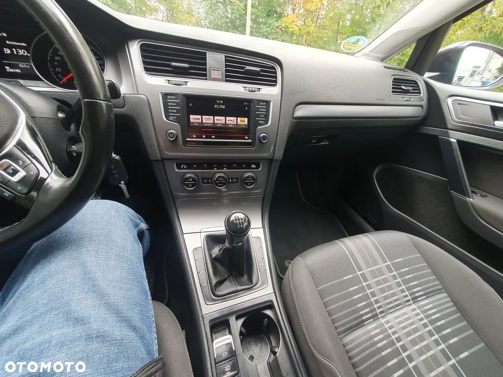 Volkswagen Golf 2.0 TDI BlueMotion Technology Lounge - 20