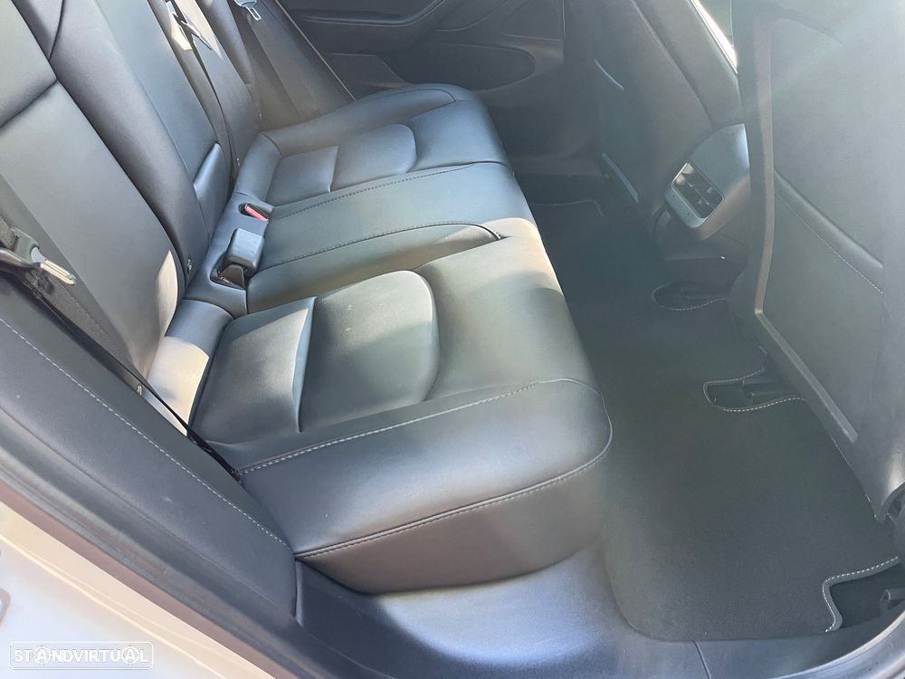 Tesla Model 3 - 37