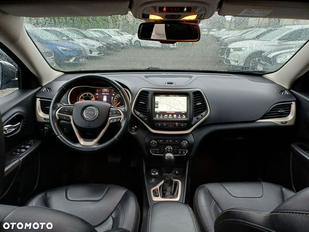 Jeep Cherokee - 21