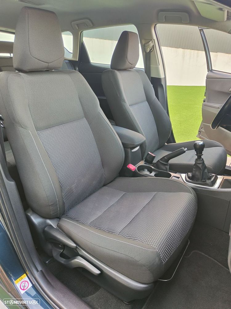 Toyota Auris 1.4 D-4D Com.+P.Sport+Navi - 25