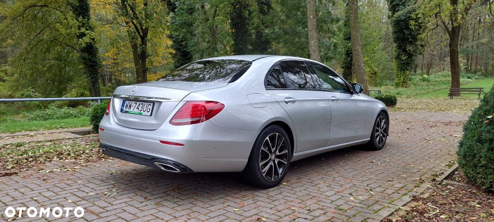 Mercedes-Benz Klasa E 220 d 9G-TRONIC - 4