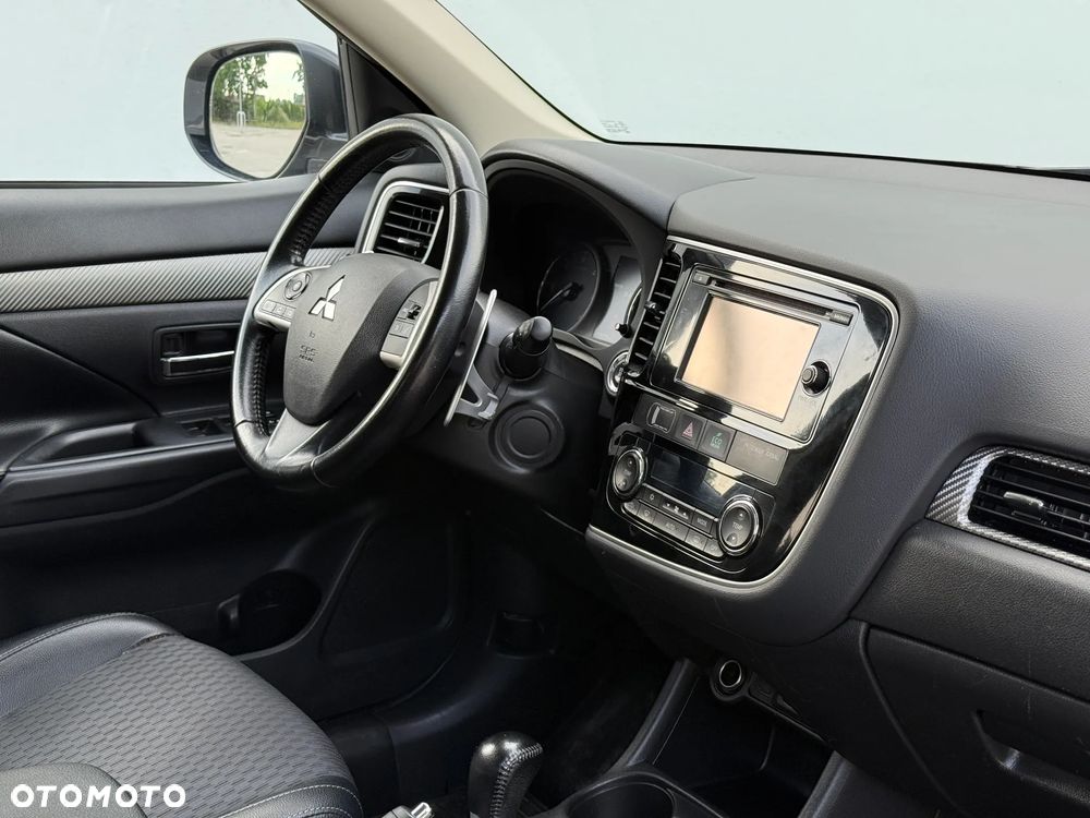 Mitsubishi Outlander - 22