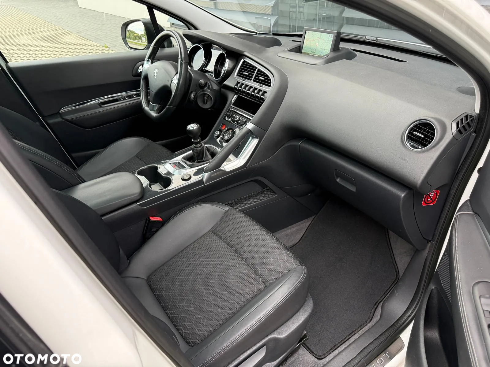 Peugeot 3008 HDi FAP 115 Roland Garros - 23