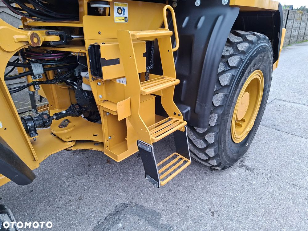 Caterpillar CAT 914 M - 27