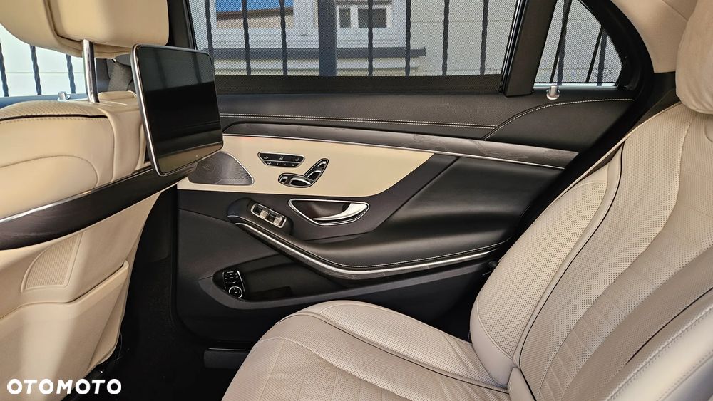 Mercedes-Benz Klasa S 560 4-Matic L 9G-TRONIC - 16